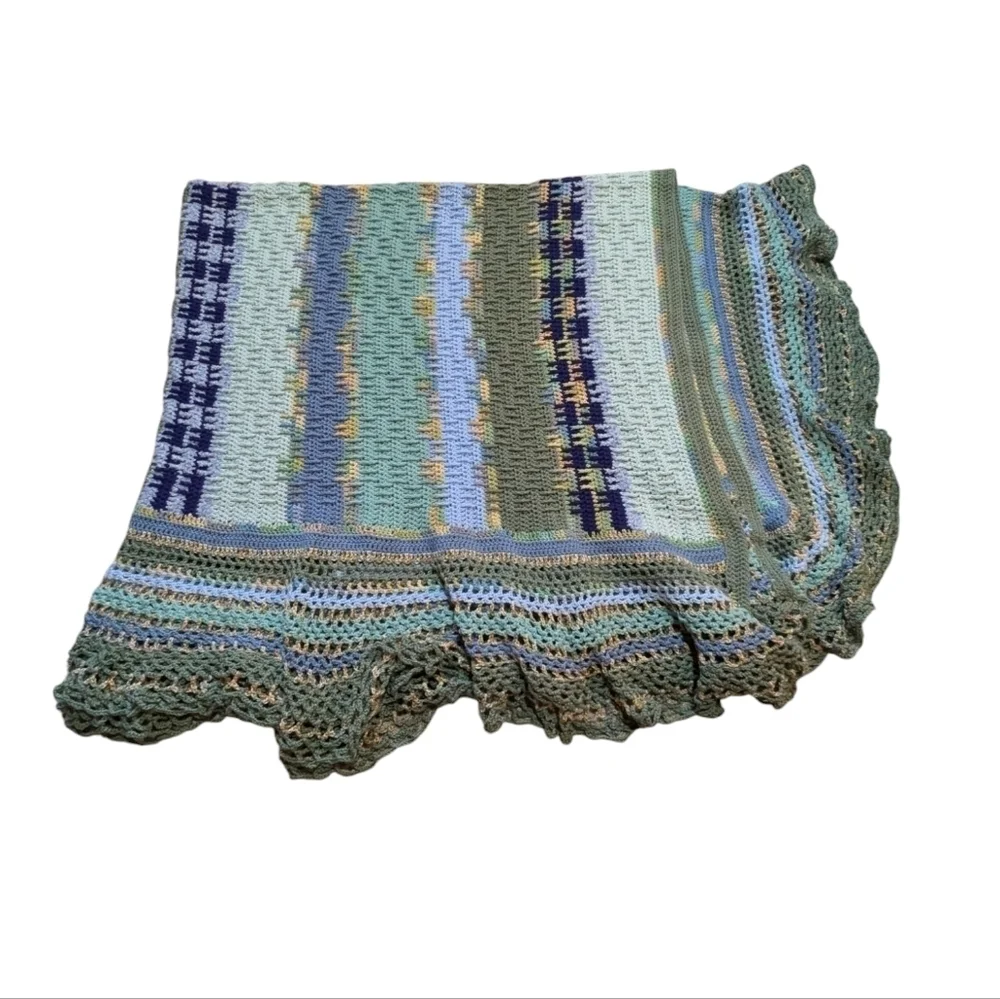 Handmade Crochet Blanket Scalloped Coverlet Green Blue Cottagecore Grandmacore